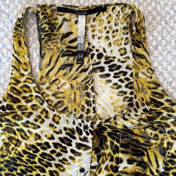 Beautiful and comfortable blouse - Picture 2 of 4